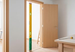 poser porte intérieur étapes